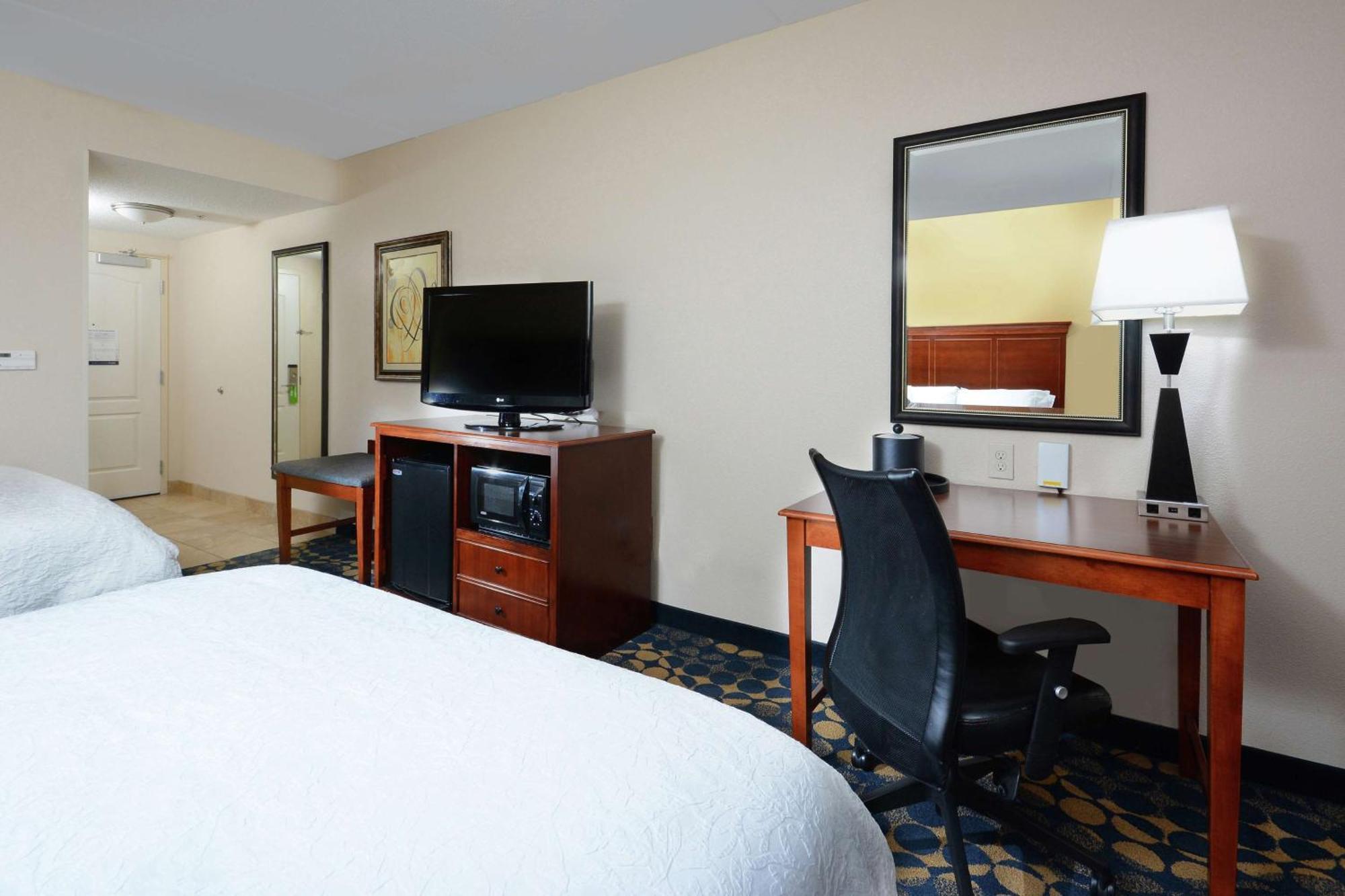 Hampton Inn & Suites Huntersville Bagian luar foto