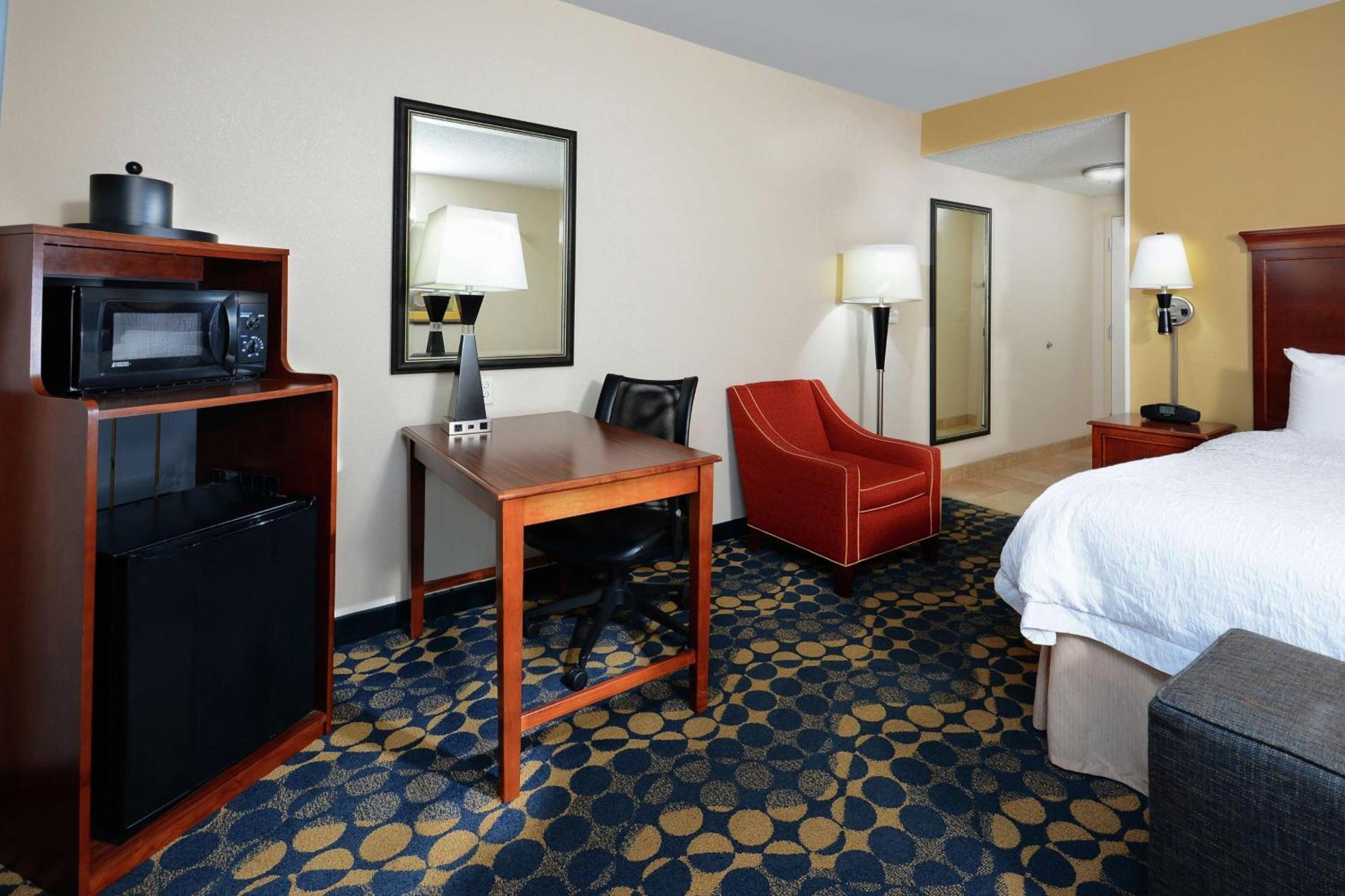 Hampton Inn & Suites Huntersville Bagian luar foto