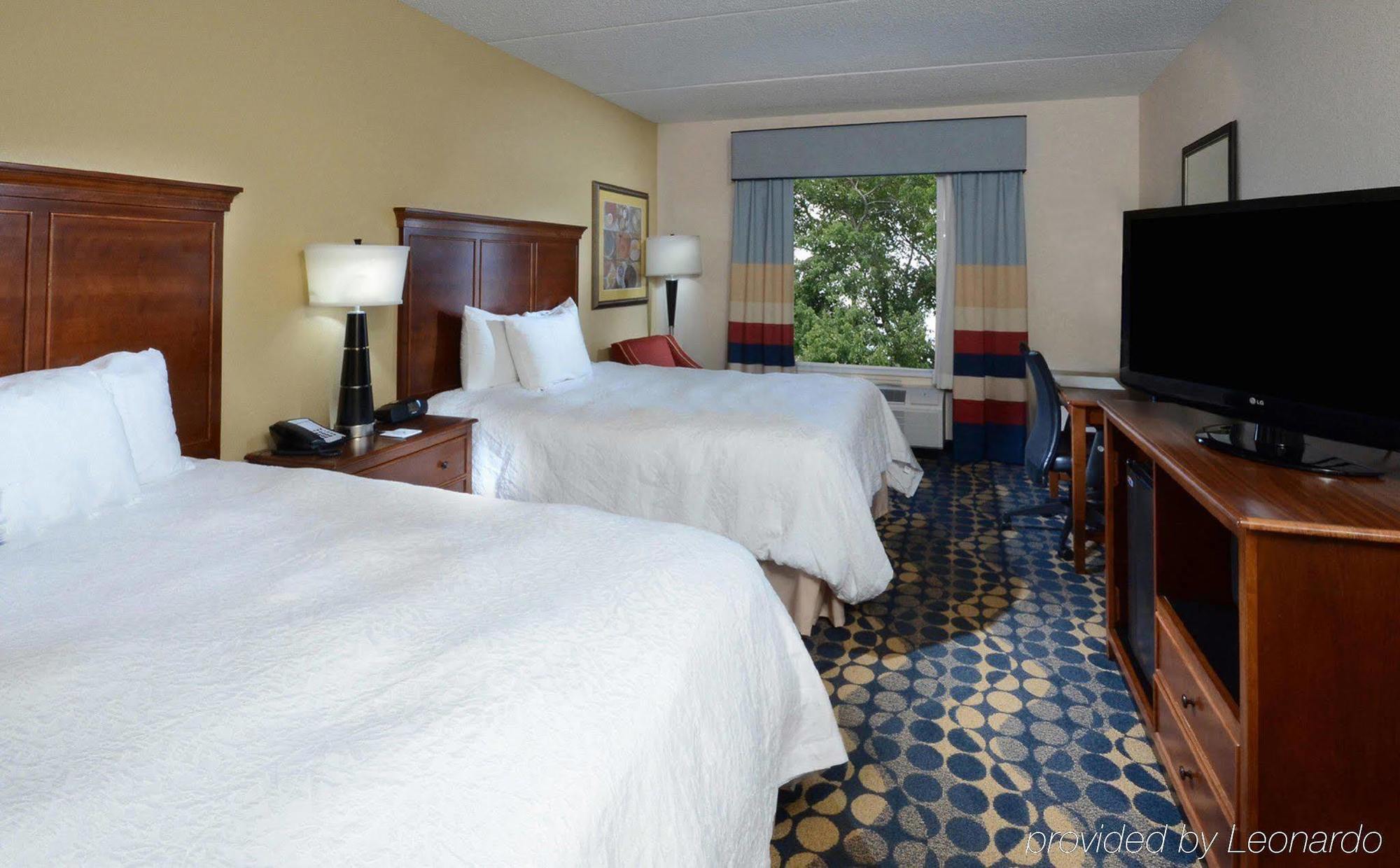 Hampton Inn & Suites Huntersville Bagian luar foto